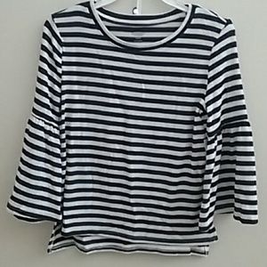 🎈4 For $20🎈 Striped top with butterfly sleeves